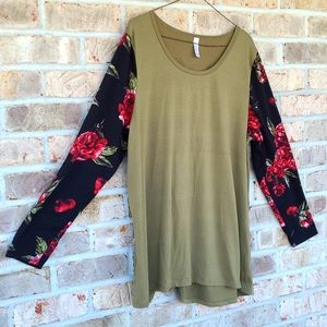 Lularoe Floral Sleeve Lynnae
